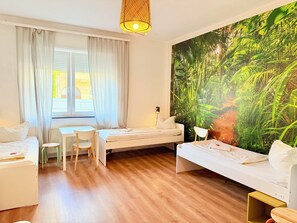 Basic Room, Multiple Beds | Individually decorated, individually furnished, desk, free WiFi - Bbkarlsruhe (Karlsruhe)