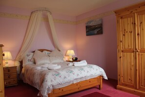 村舍, 3 间卧室 | 3 多间卧室、办公桌、隔音、熨斗/熨衣板