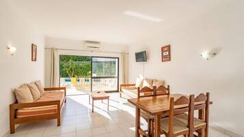 2 habitaciones, caja de seguridad en la habitación y cortinas blackout