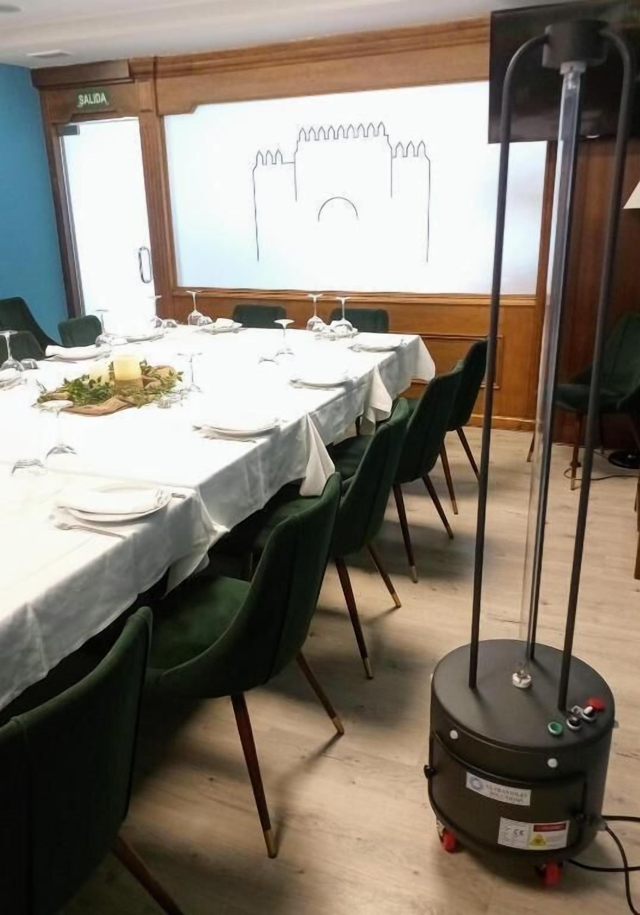 breakfast, lunch and dinner served