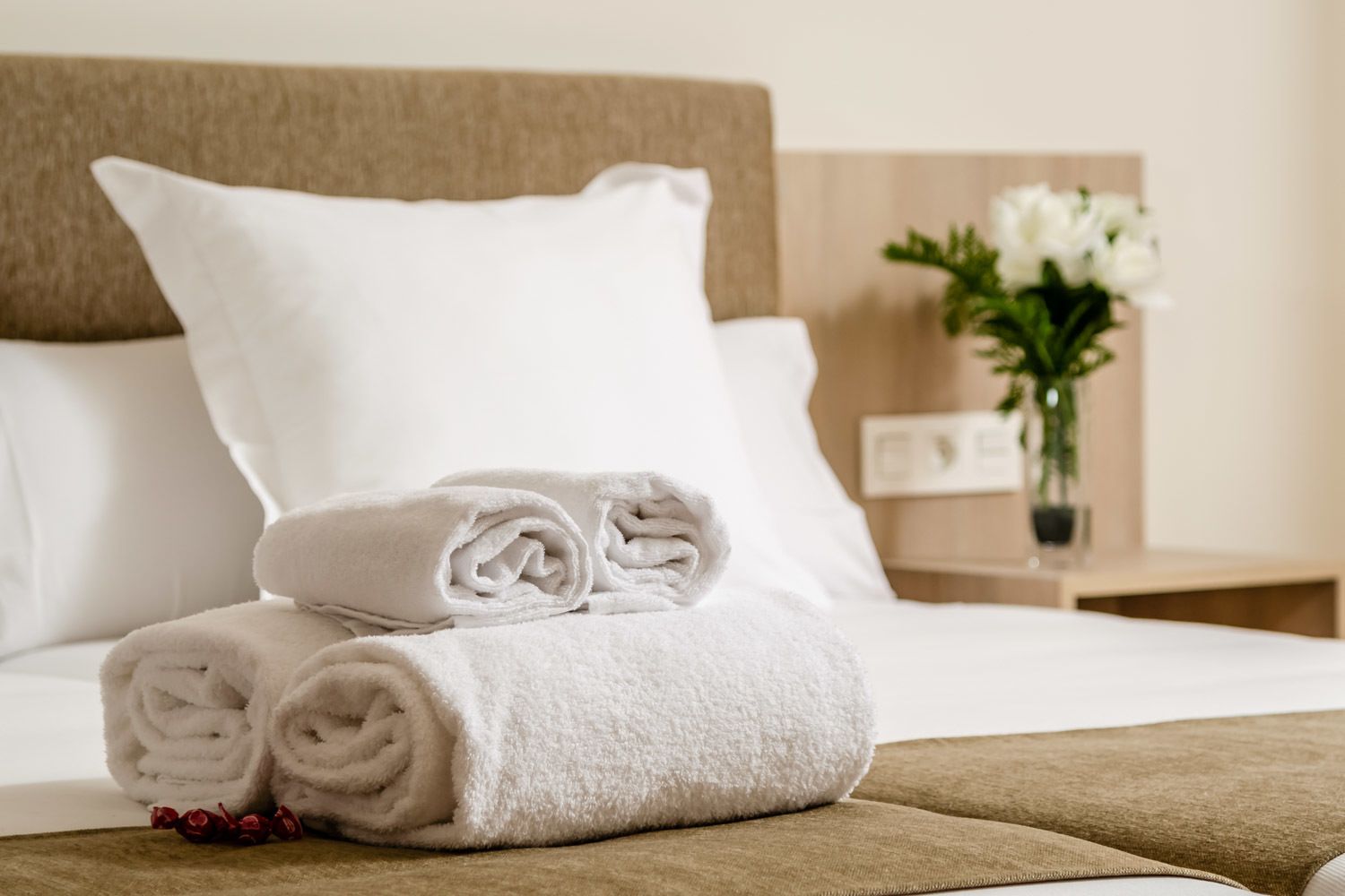 desk, soundproofing, free cots/infant beds, free wifi