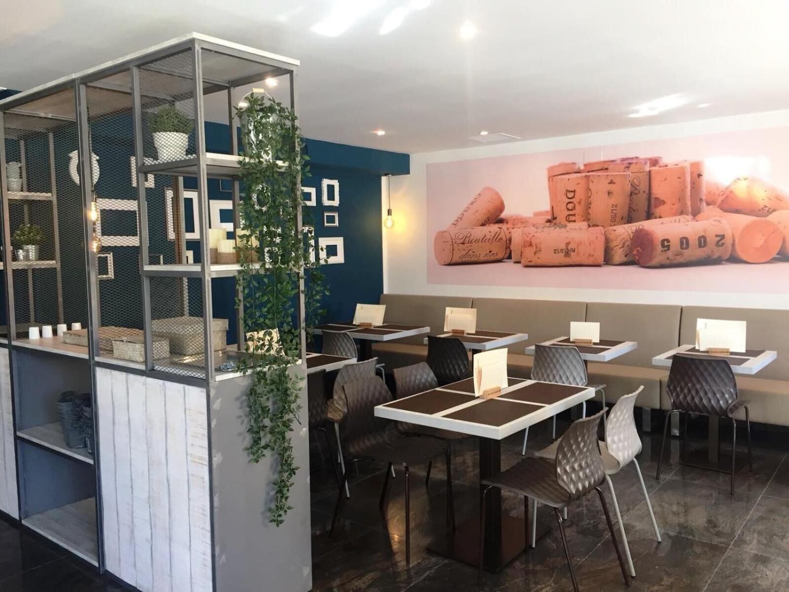 breakfast, lunch and dinner served