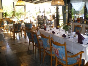 Bao gồm bữa sáng kiểu Âu hàng ngày 