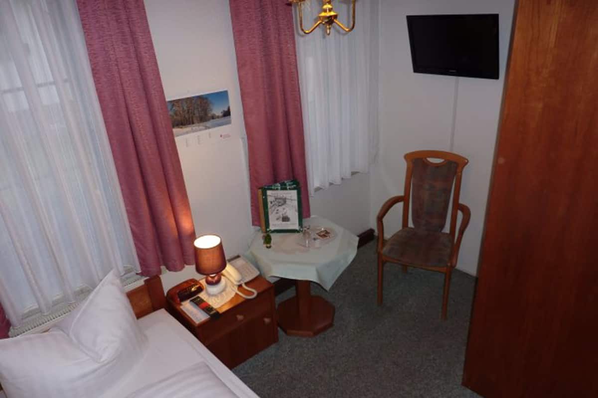 Phòng đơn | Két bảo mật tại phòng, truy cập Internet không dây miễn phí