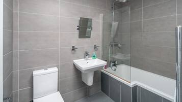 Apartment, 3 Bedrooms | Bathroom