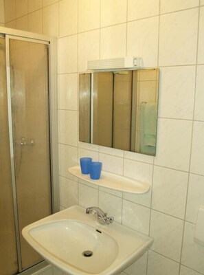 Bathroom sink - Pension Löffler (Steinbach am Wald)