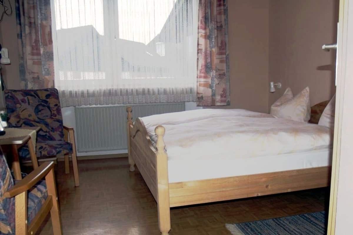 Blackout curtains, free WiFi, bed sheets