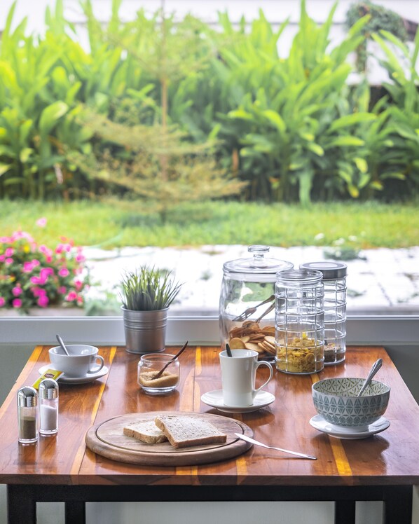 Free daily local cuisine breakfast - The Restel - Hostel (Chiang Mai)