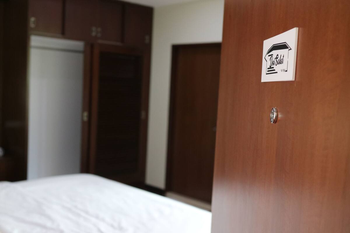Deluxe Double Room, 1 King Bed | Free WiFi, bed sheets