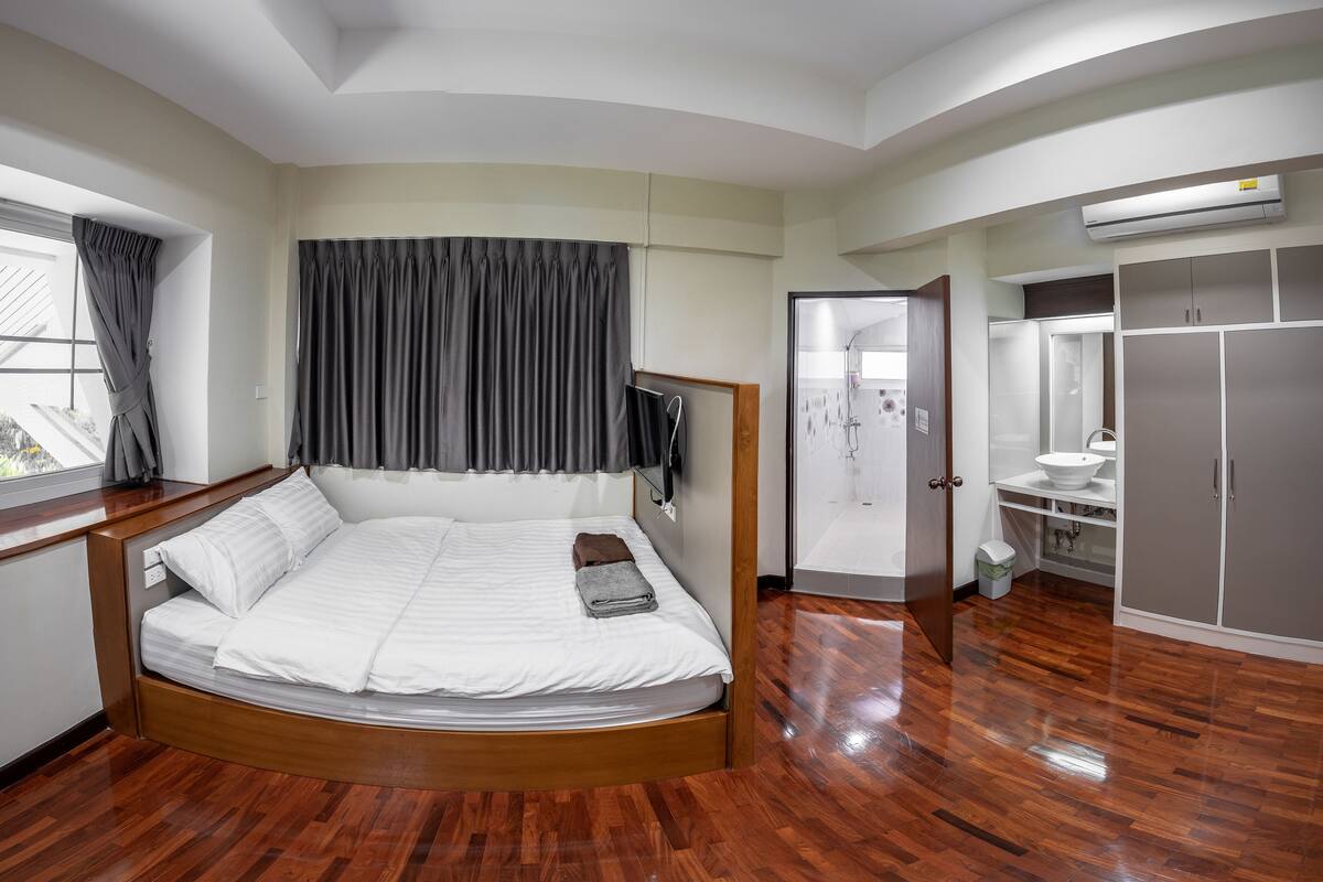 Family Room | Free WiFi, bed sheets