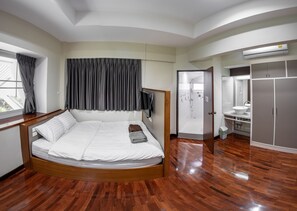 Family Room | Free WiFi, bed sheets - The Restel - Hostel (Chiang Mai)