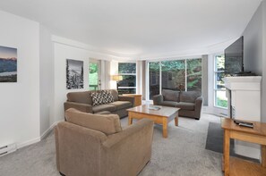 TV, peis og DVD-spiller