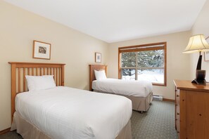 2 室のベッドルーム、  アイロン / アイロン台、WiFi (無料)、ベッドシーツ