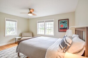 3 bedrooms, iron/ironing board, WiFi, bed sheets