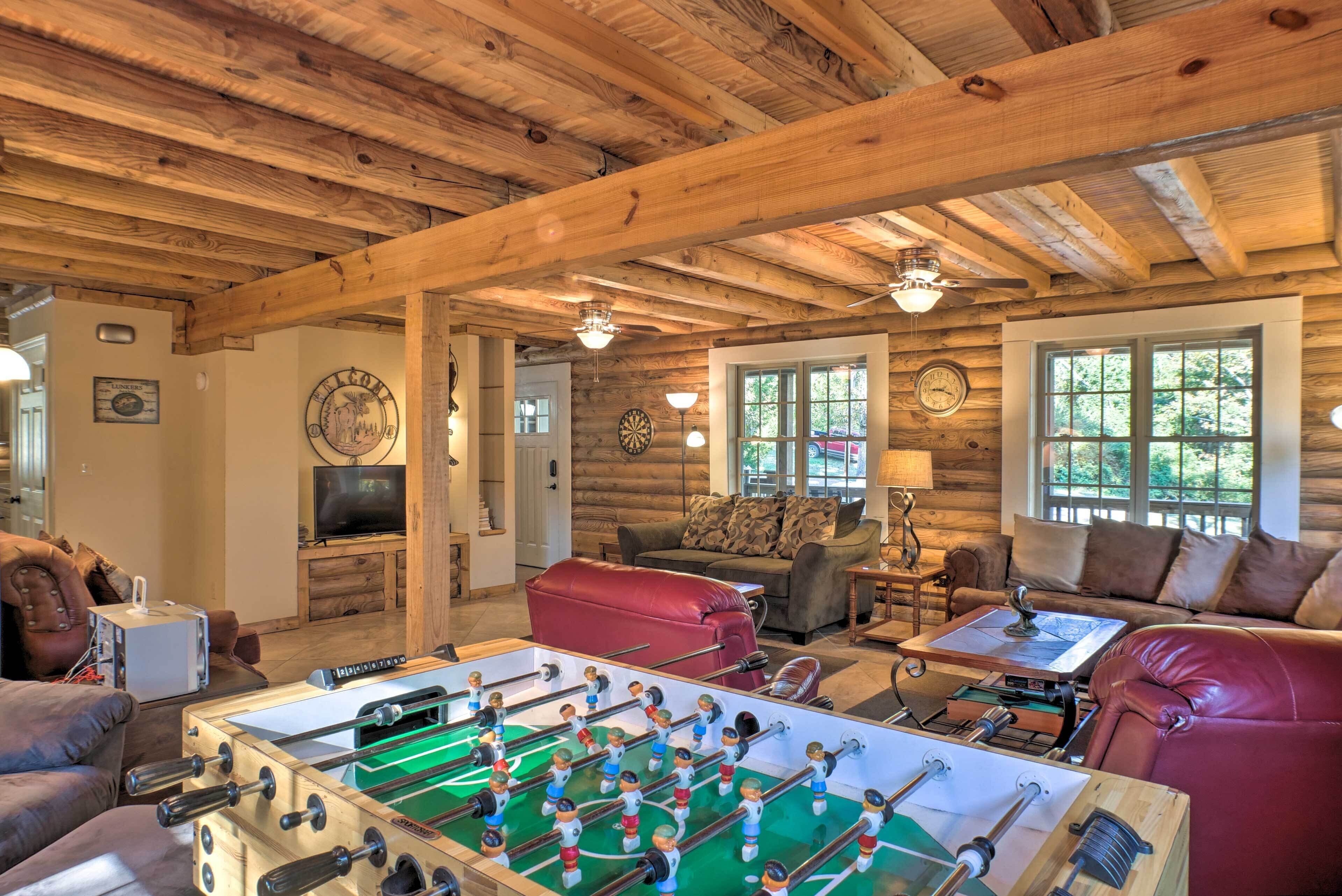 Scottsboro Cabin w/ Fire Pit & Stocked Pond Access