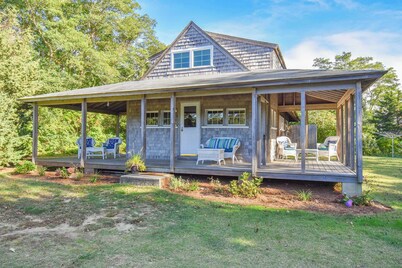 Private beach access Wrap around porch!