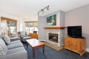 スマートテレビ、暖炉、ステレオ