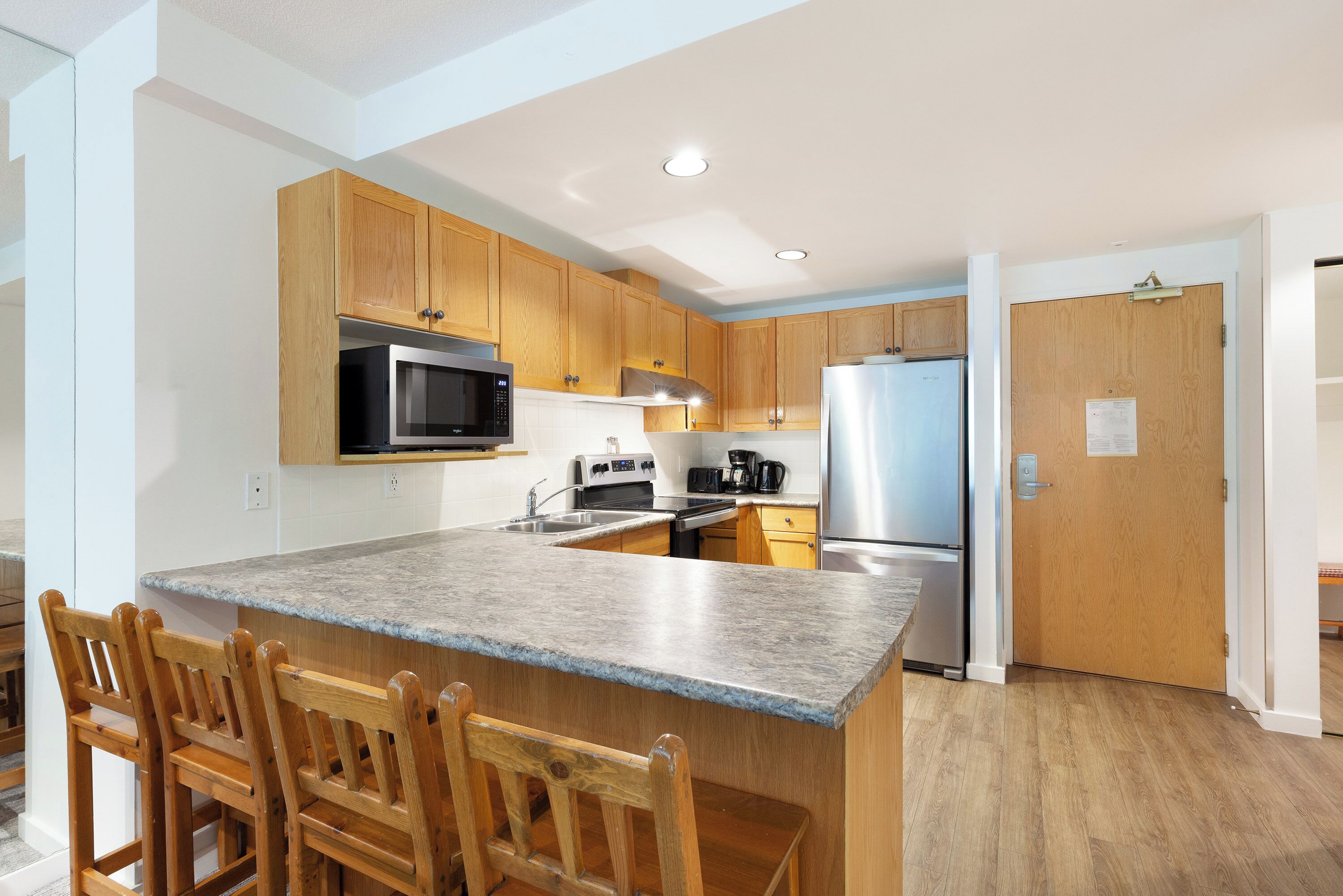 Refrigerador, microondas, horno, placa de cocina