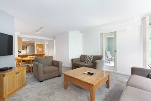 TV, fireplace, DVD player - Ski-in/Ski-out Condo w/Pool & Hot Tub Access (Whistler)