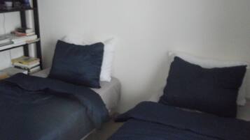 1 bedroom, internet, bed sheets