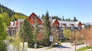 Exterior - Creekside Lift Access | Pool & Hot Tub (Whistler)