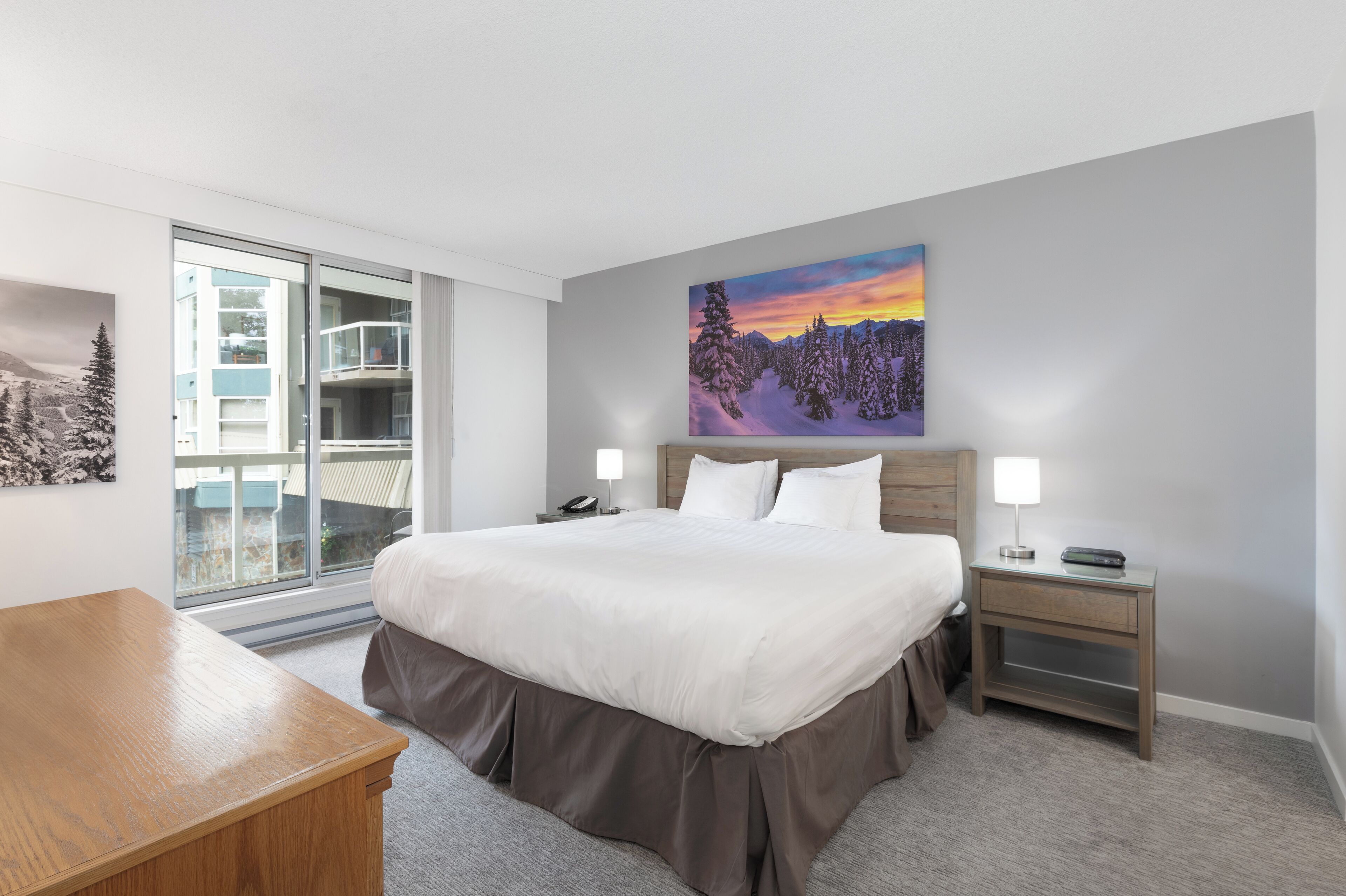 3 habitaciones, tabla de planchar con plancha, wifi y ropa de cama 