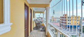 In Corales del Sur, Santo Domingo Este - 1 Bedroom Apartment with 2 beds Balcony