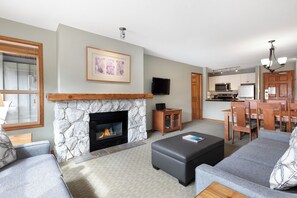 TV, fireplace, stereo