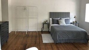 1 habitación y ropa de cama 