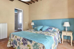 3 bedrooms, iron/ironing board, travel crib, free WiFi