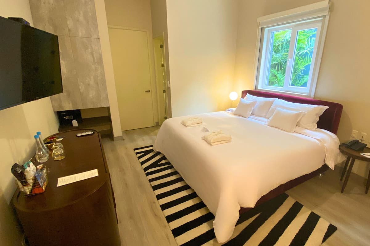 Ropa de cama de alta calidad y minibar