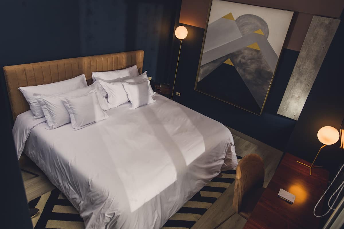 Ropa de cama de alta calidad y minibar