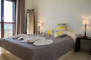 3 多间卧室、熨斗/熨衣板、上网接入、床单