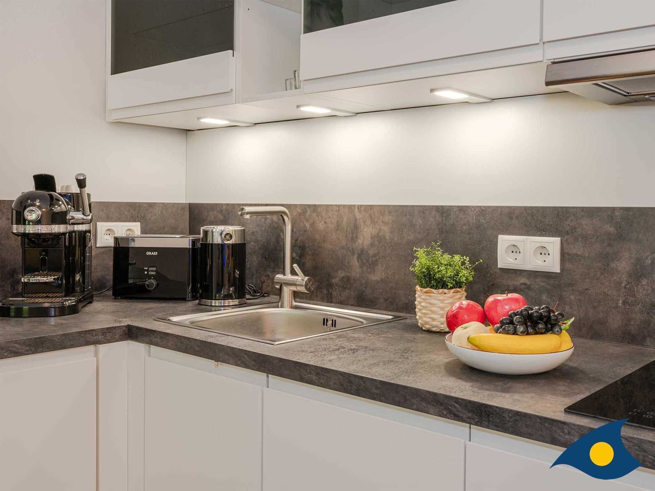 Réfrigérateur, lave-vaisselle, cafetière/bouilloire