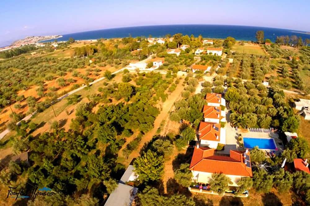 Foufas Houses