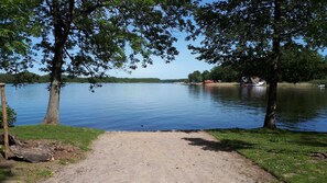 Unclassified image, 3 of 21, button