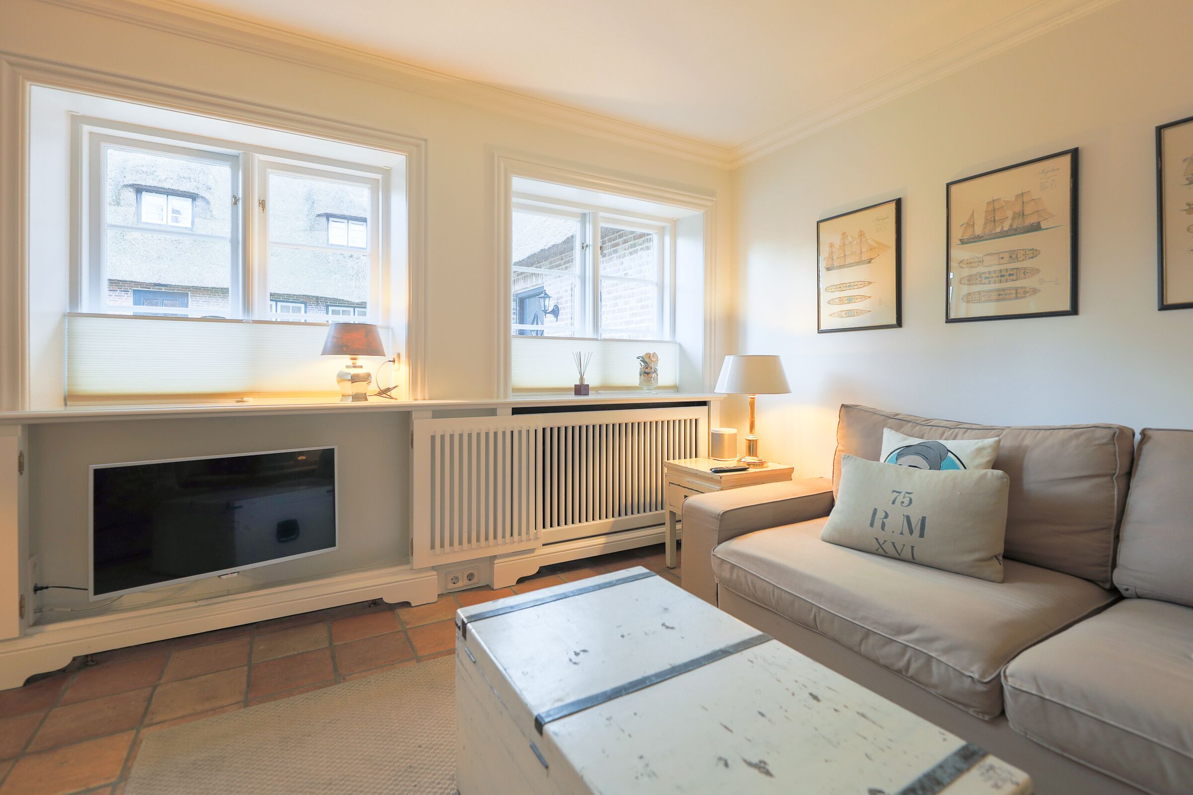 Televisio, kirjoja, stereot