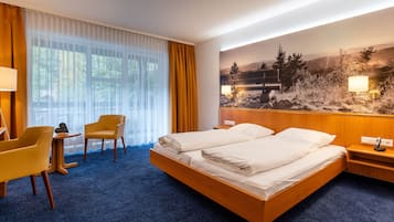 Business-Doppelzimmer | Allergikerbettwaren, Schreibtisch, laptopgeeigneter Arbeitsplatz