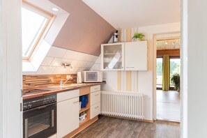 Mikrobølgeovn, ovn, højstol