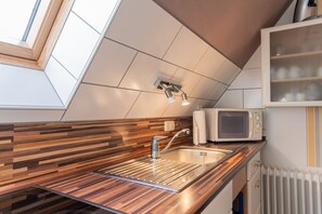 Mikrobølgeovn, ovn, højstol