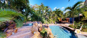 LUXURY PRIVATE VILLA! New Deep Discount for Spring/Summer! Events OK, New Reno!