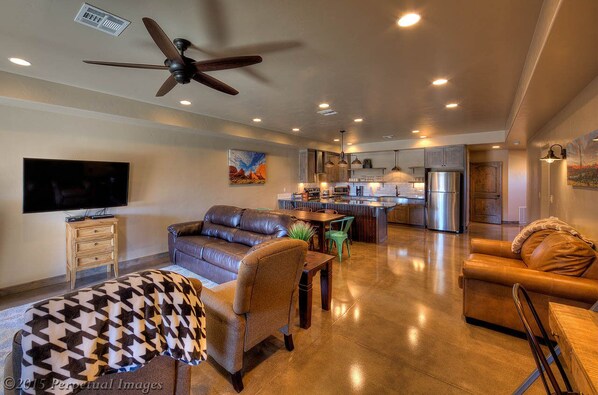 Smart TV, DVD player