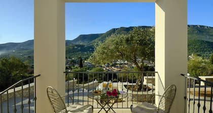 ADASTRA Ithaca Luxury Suites