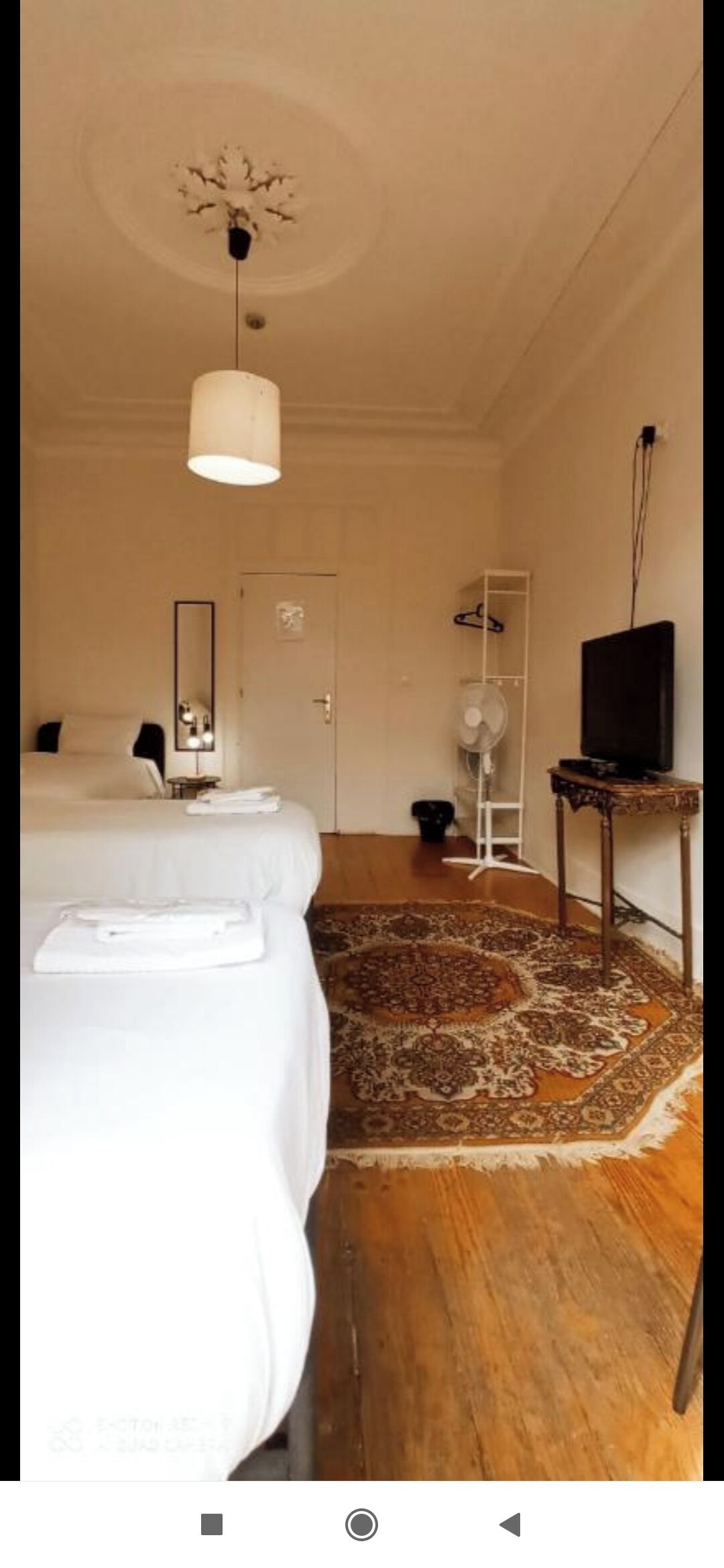 Economy driepersoonskamer (Outside Private Bathroom) | Geluiddichte muren, gratis wifi, beddengoed