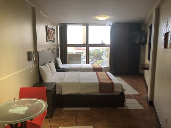 ツインルーム | デスク、WiFi (無料)、ベッドシーツ