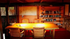 Library - Ecolodge (Kralendijk)