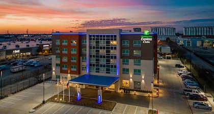 Holiday Inn Express & Suites Houston - Memorial City Centre by IHG