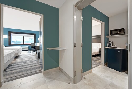 Holiday Inn Express & Suites Houston - Memorial City Centre by IHG