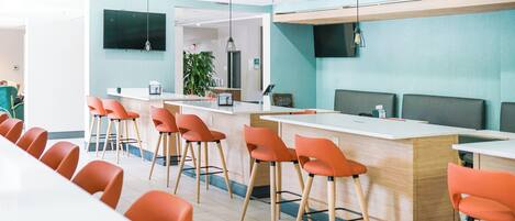 Breakfast and dinner served