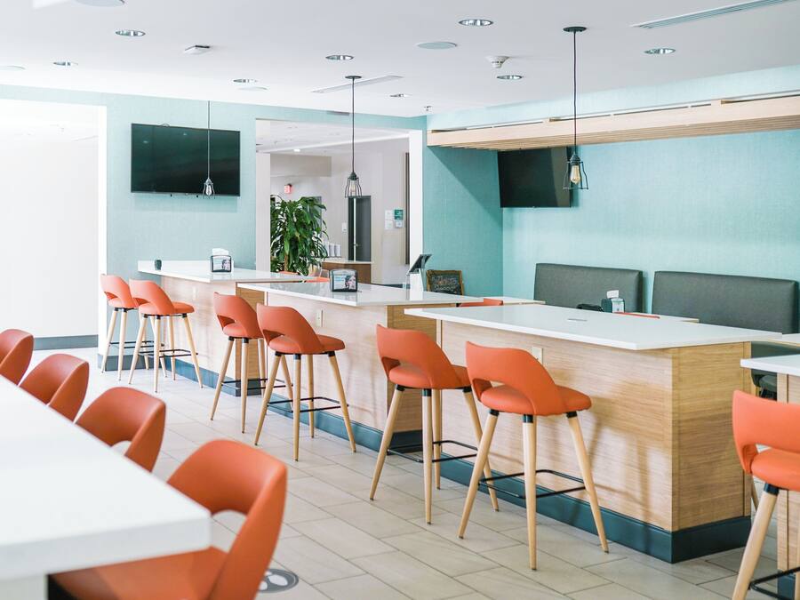 Breakfast and dinner served